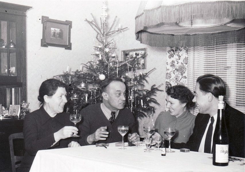 F4 1949 Dezember 24.